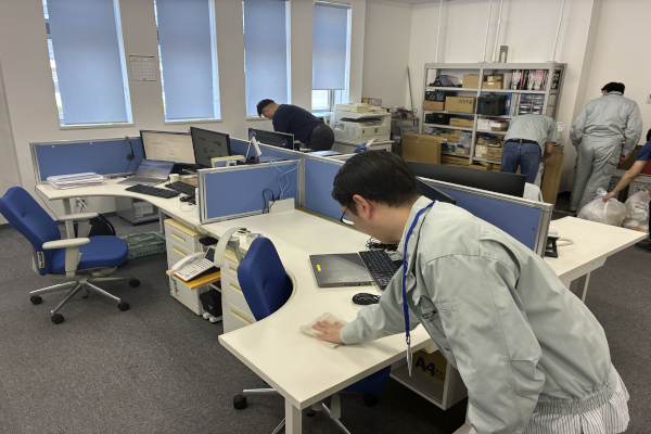 社内引っ越し作業＆掃除のおはなし